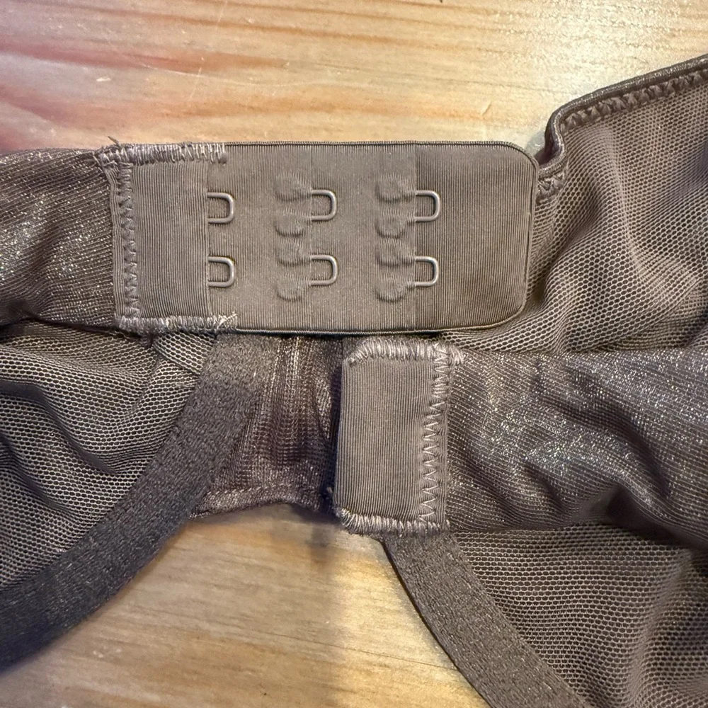 SKIMS Lustrous Chocolate Bra - Picture 2 of 5